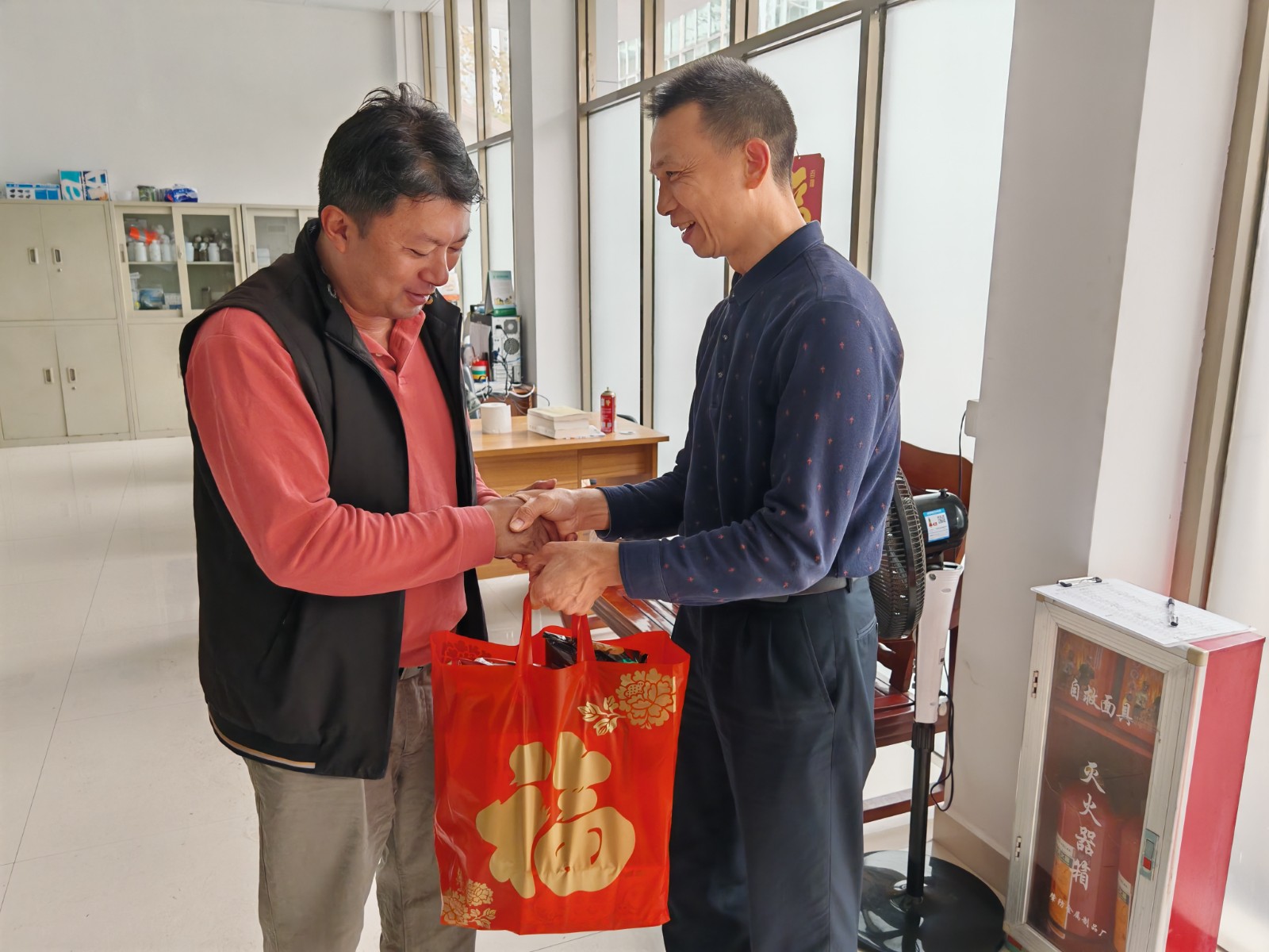 万江分公司分会慰问一线职工.jpg