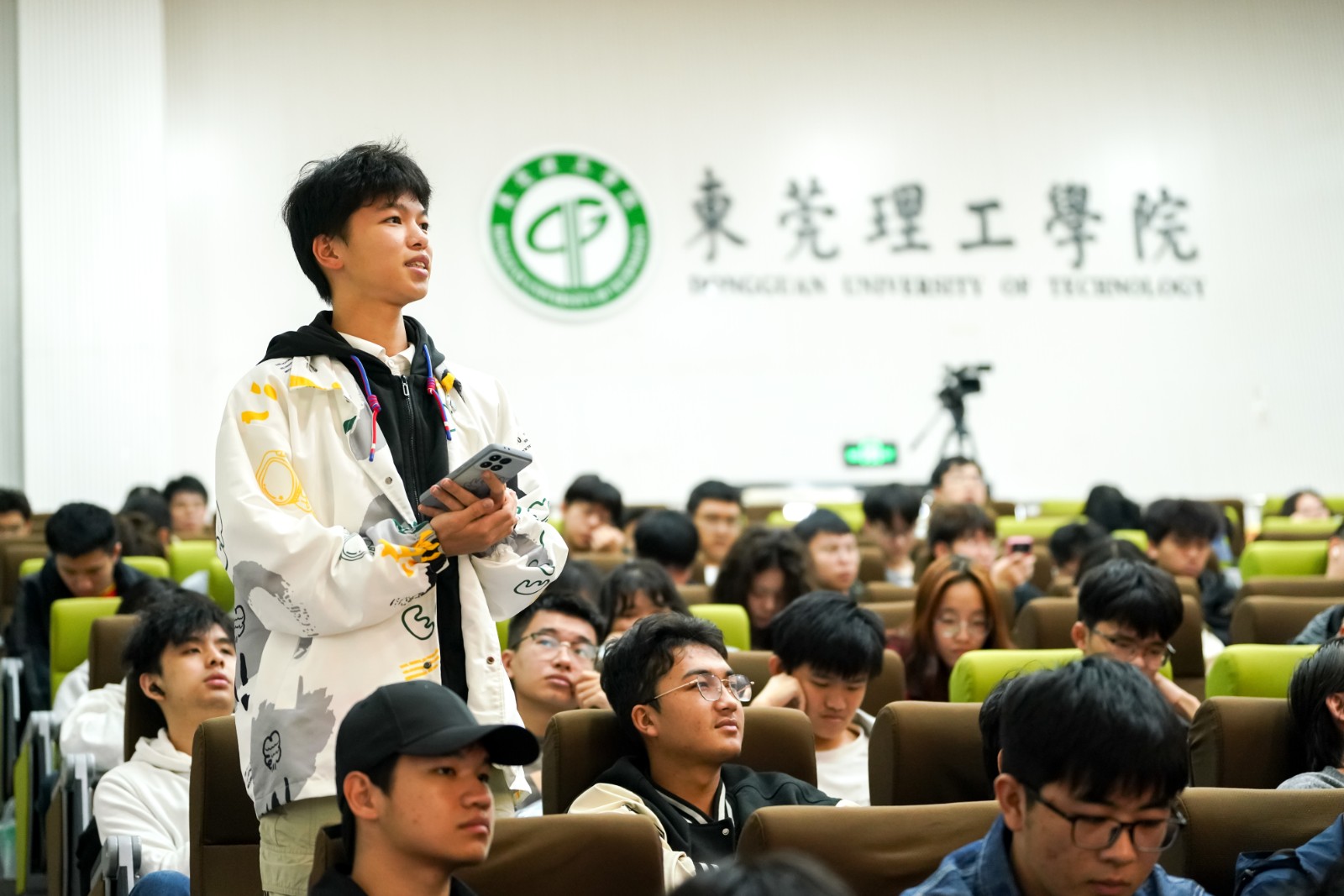 DEC08227.jpg DEC08227.jpg