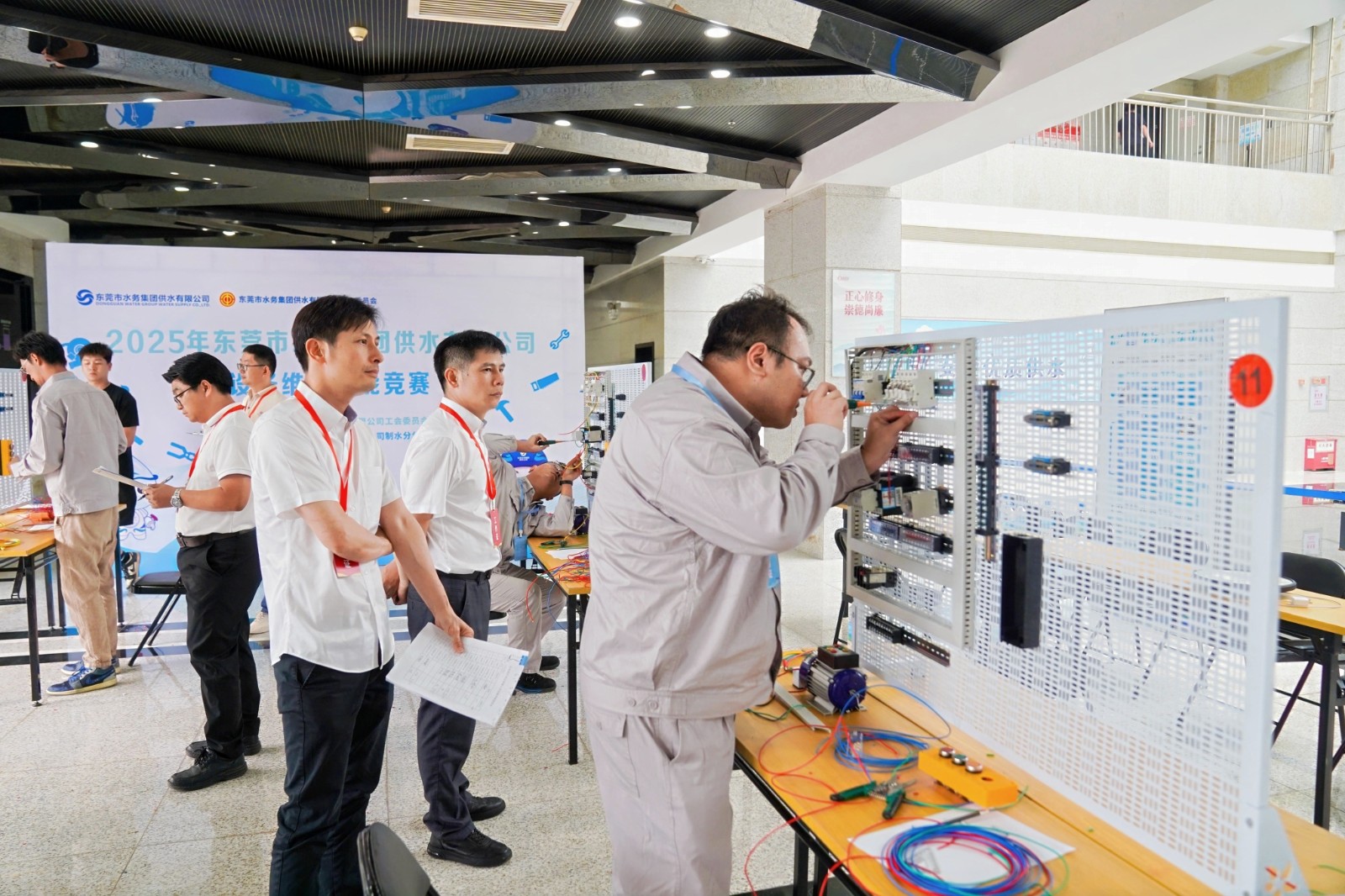 设备实操2.jpg 设备实操2.jpg