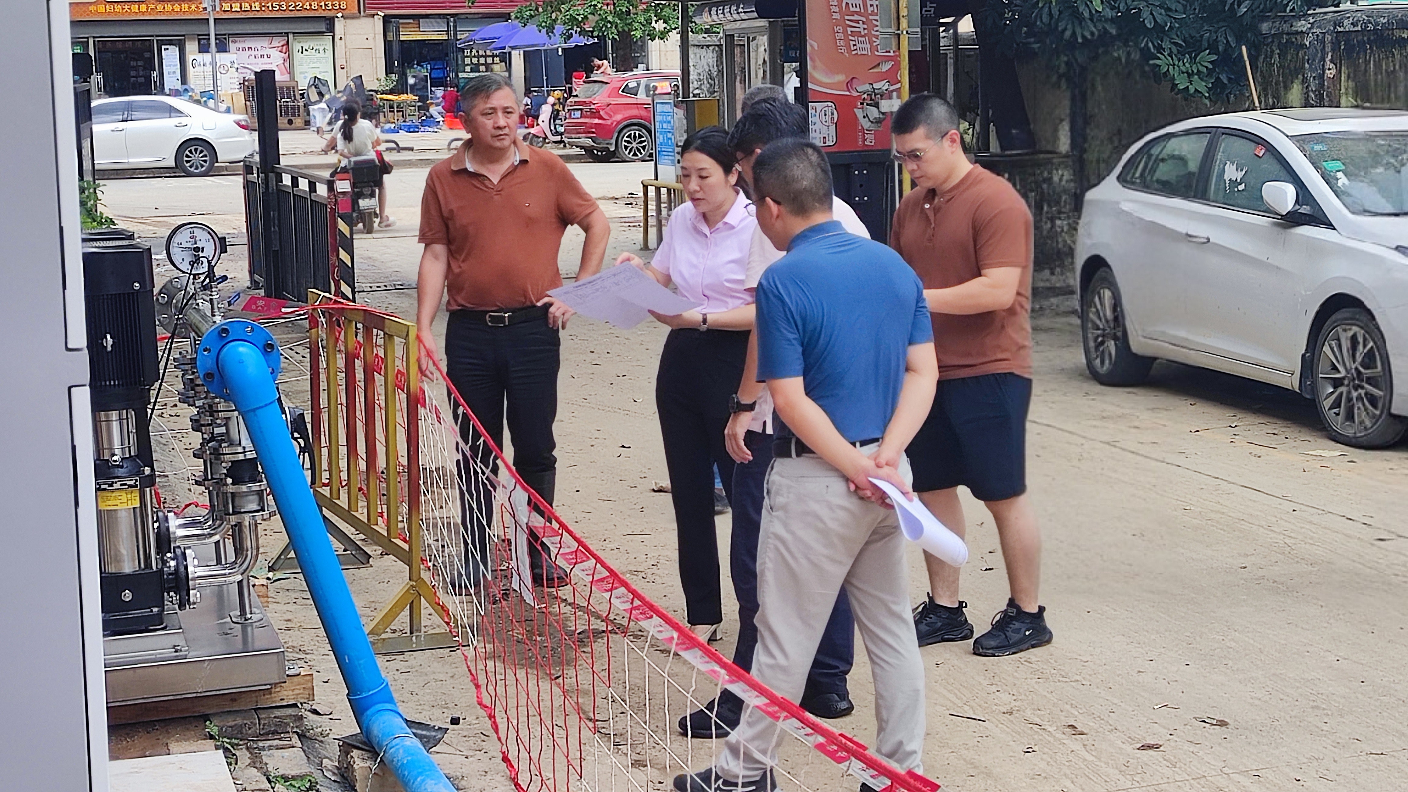现场勘察受灾小区二供设施1.jpg